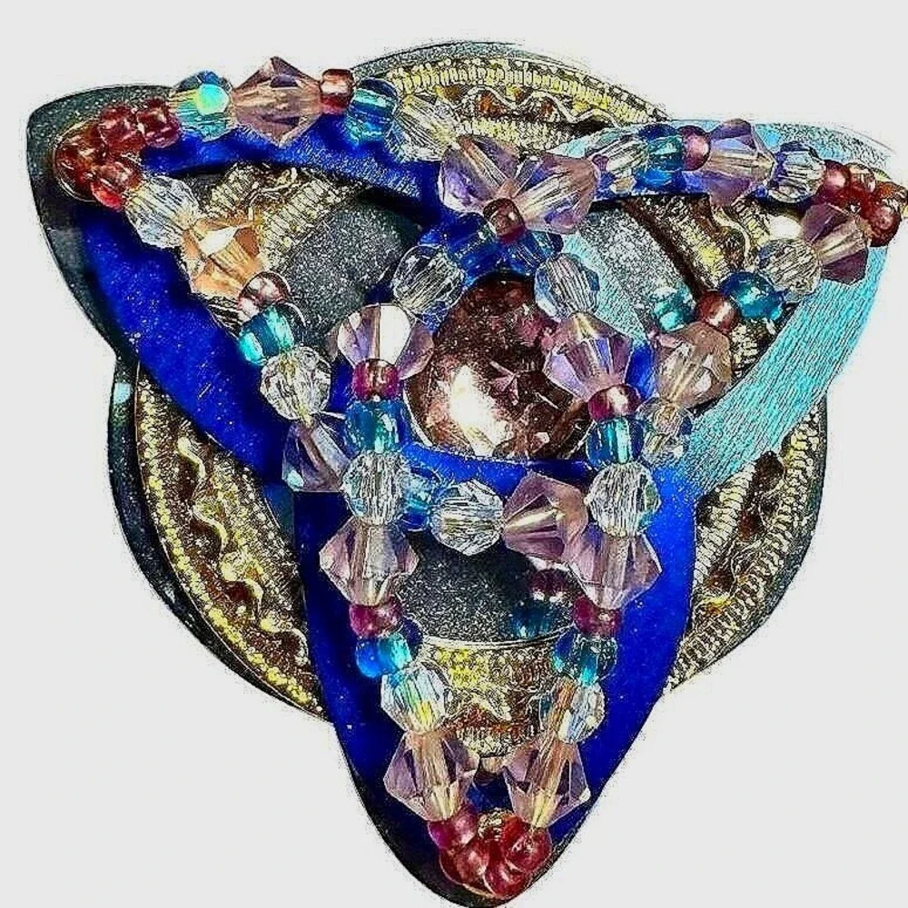 Liztech Brooch Women Small Purple Excellent Celtic‎ Trinity Knot Beaded Signed